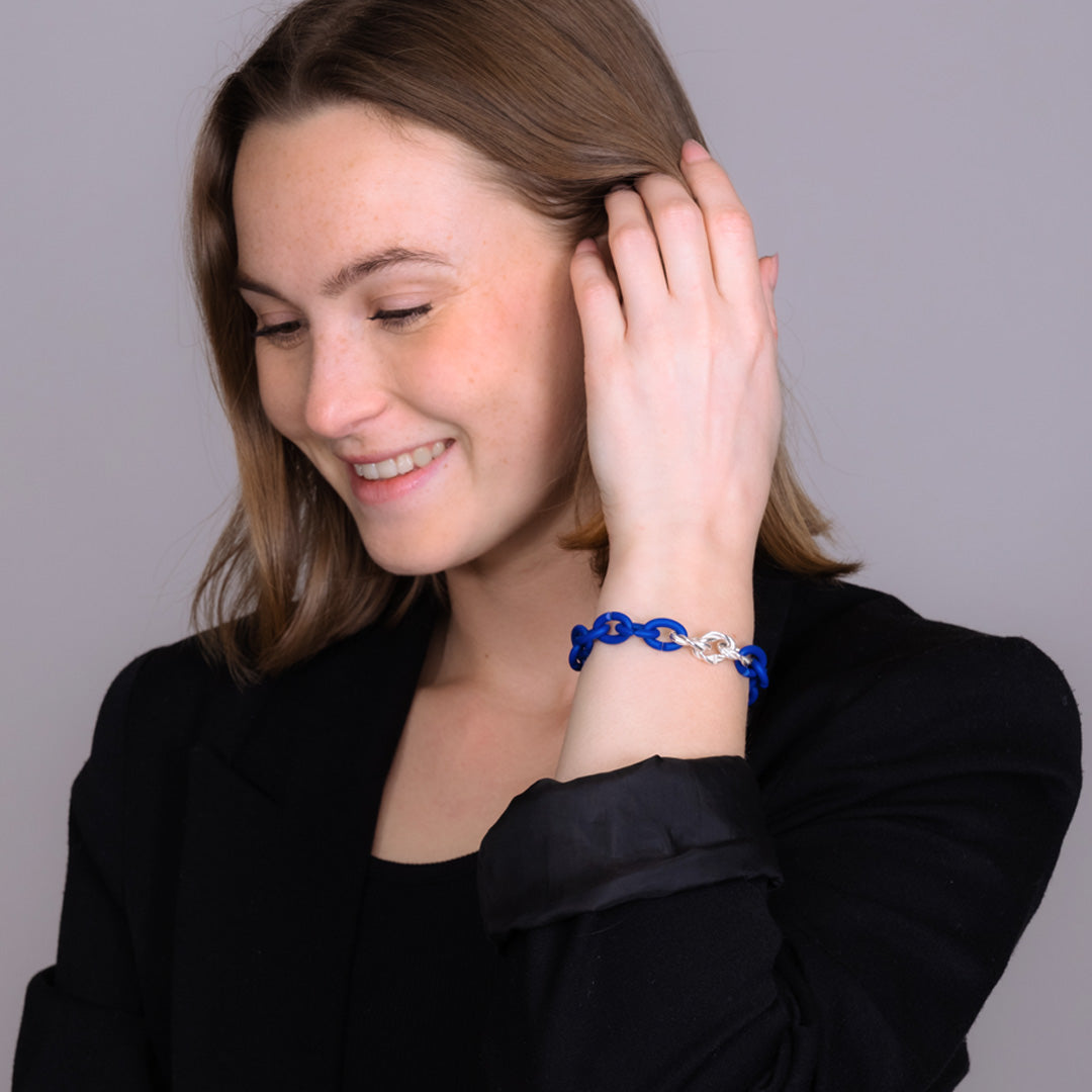 Elegant Blue Bracelet